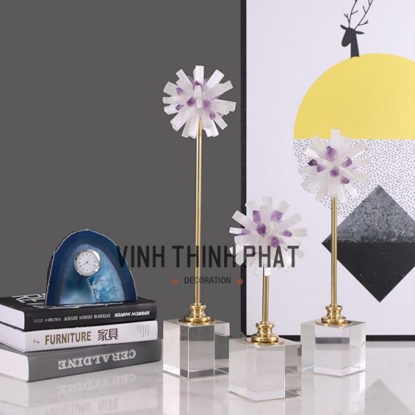 Quả cầu gắn đá pha lê tự nhiên - vinhthinhphatdecor.com
