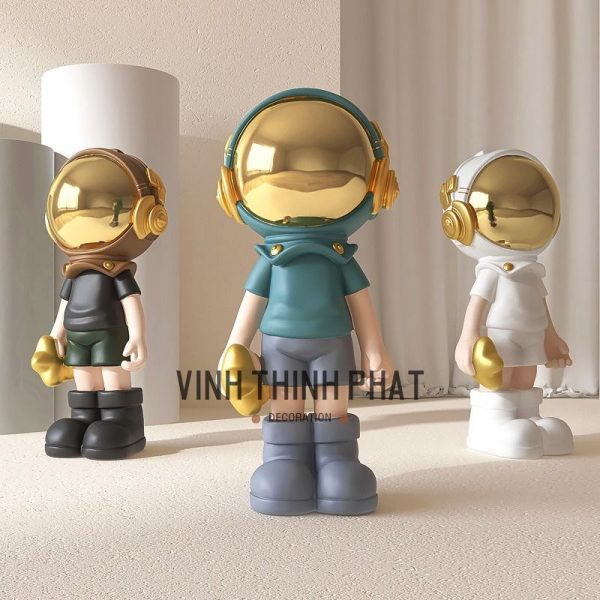 Tượng phi hành gia nhí decor phòng cho bé - vinhthinhphatdecor.com