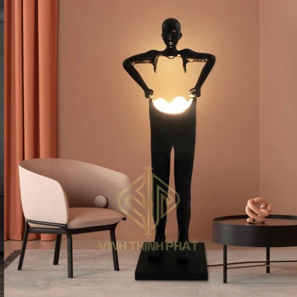 Tượng người ôm bóng 03 - vinhthinhphatdecor.com