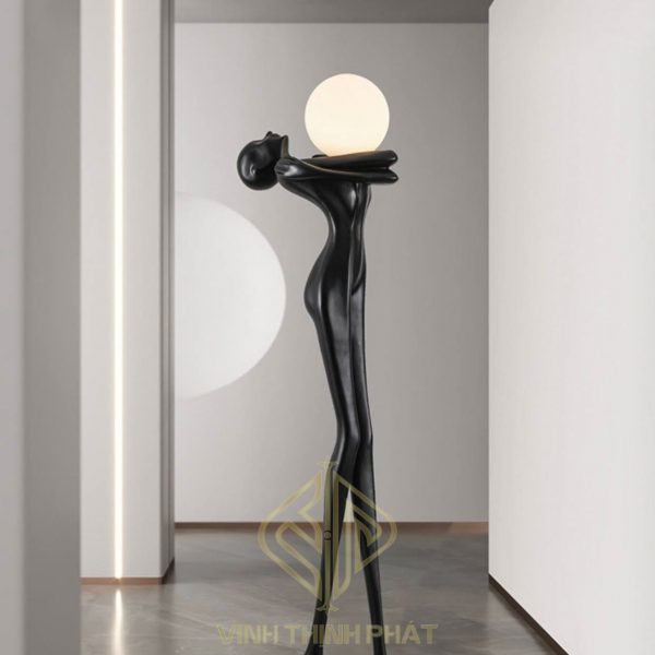 Tượng người ôm bóng 05 - vinhthinhphatdecor.com